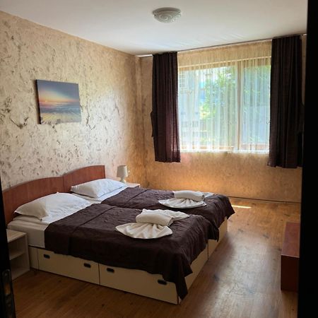 Apartment Robinson Beach Elenite First Line Sveti Vlas Exterior foto